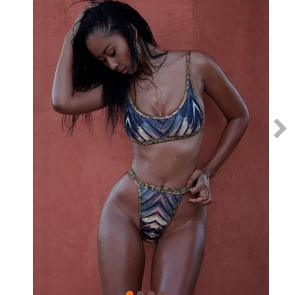 Gradient Printing Swimsuit - Picture 2 of 2